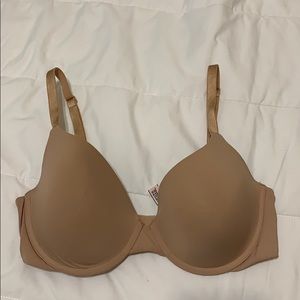 Victoria’s Secret t-shirt bra 34D